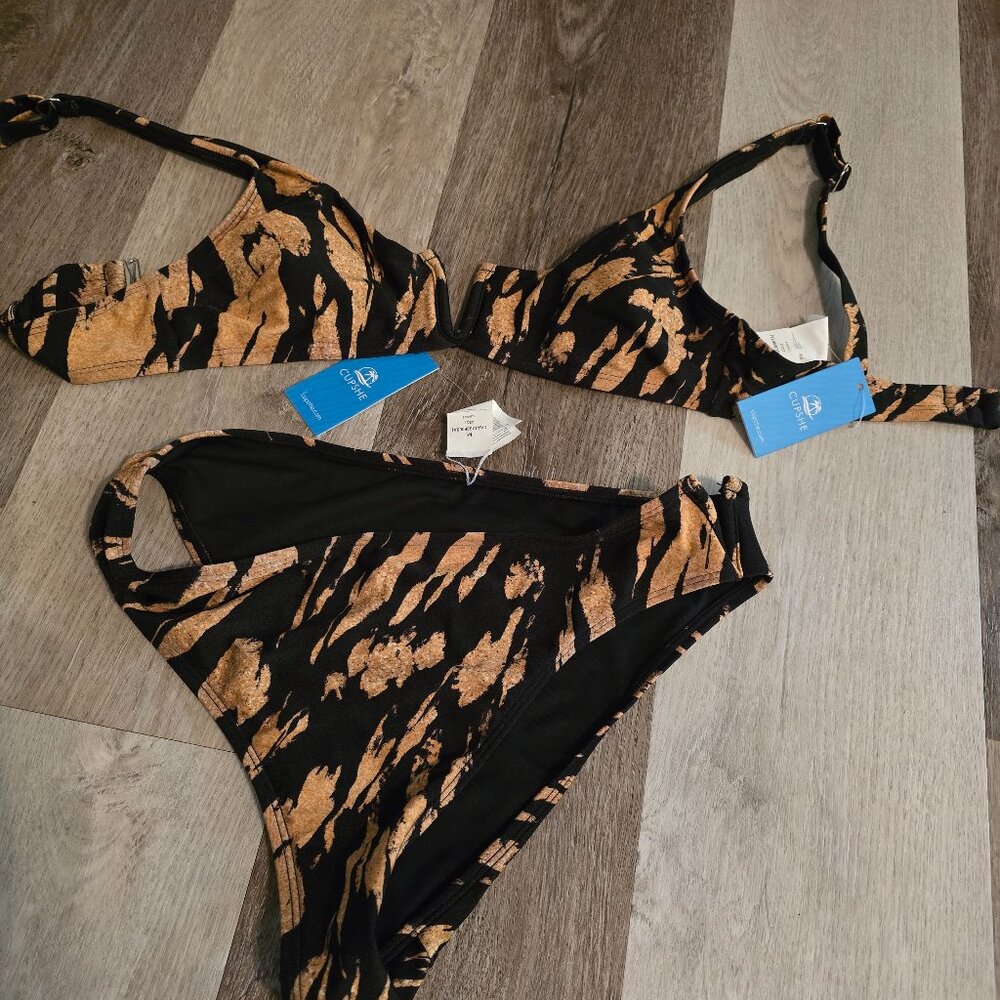 NWT Cupshe V Wire Bikini Set